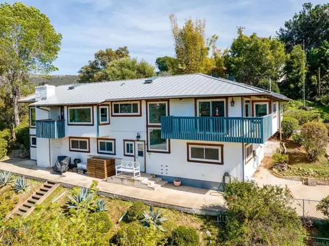 1628 Lone Oak Rd, Vista, CA 92084