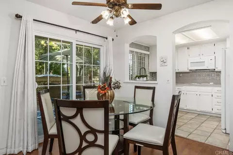 1050 La Tortuga Dr #5, Vista, CA 92081