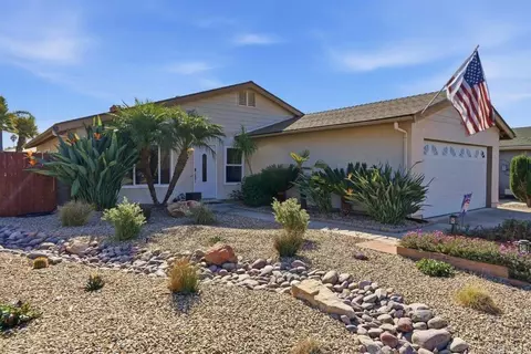 4569 Calle Del Palo, Oceanside, CA 92057