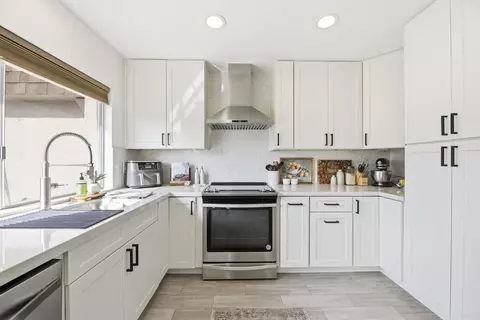 233 Festival Dr, Oceanside, CA 92057