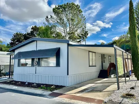 2130 Sunset Dr # 14, Vista, CA 92081