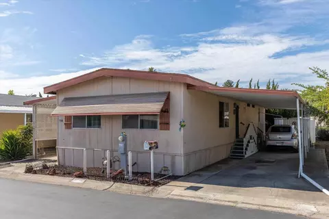 1010 E Bobier Dr #118, Vista, CA 92084