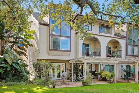 4020 Layang Layang Cir #C, Carlsbad, CA 92008