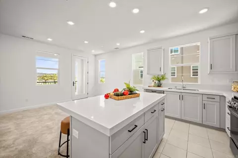 1229 Sunrise #104, San Marcos, CA 92078