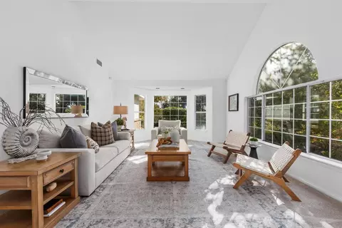 1474 Via Encinos Dr, Fallbrook, CA 92028