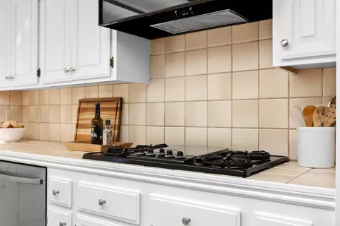 Kitchen - 1474 Via Encinos Dr, Fallbrook, CA 92028 photo 4 of 4