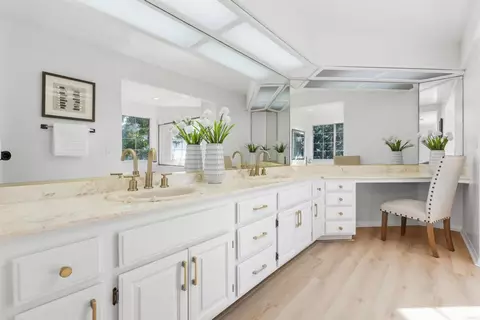 Bath - 1474 Via Encinos Dr, Fallbrook, CA 92028 photo 1 of 6