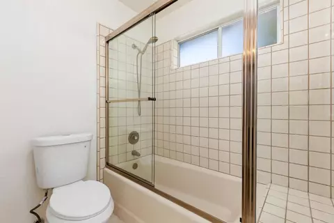 Bath - 1474 Via Encinos Dr, Fallbrook, CA 92028 photo 5 of 6
