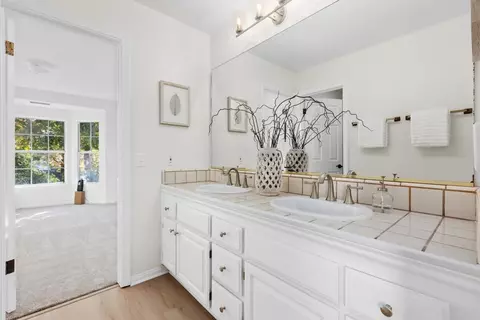 Bath - 1474 Via Encinos Dr, Fallbrook, CA 92028 photo 6 of 6