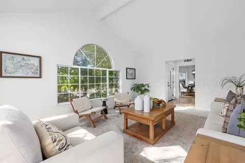 Living - 1474 Via Encinos Dr, Fallbrook, CA 92028 photo 1 of 3