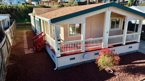 5830 Robin Hill Dr #30, Lakeport, CA 95453