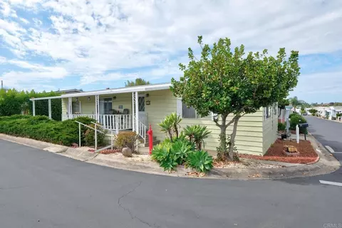 1010 E Bobier Dr #51, Vista, CA 92084