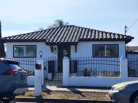 1303 Center Ave, Oceanside, CA 92054