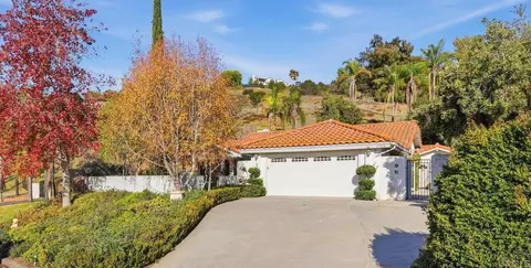 2920 Lakemont Dr, Fallbrook, CA 92028
