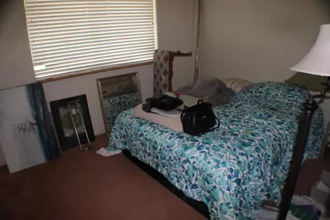 Bedroom - 23950 Jacaranda Dr, Tehachapi, CA 93561 photo 2 of 2