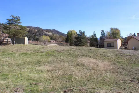 Exterior - 23950 Jacaranda Dr, Tehachapi, CA 93561 photo 7 of 9