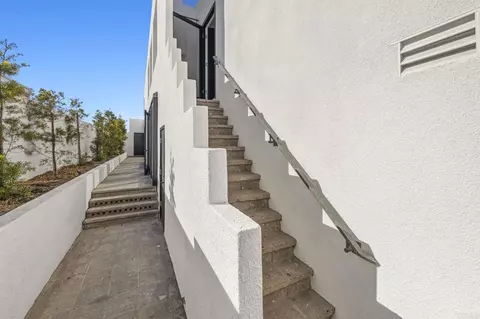 Exterior - 1716 Ocean, Del Mar, CA 92014 photo 4 of 7