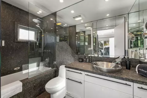 Bath - 806 4th St, Encinitas, CA 92024 photo 2 of 2