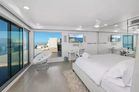 Bedroom - 806 4th St, Encinitas, CA 92024 photo 3 of 5