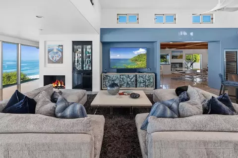 Living - 806 4th St, Encinitas, CA 92024 photo 2 of 2