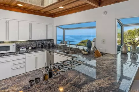Kitchen - 806 4th St, Encinitas, CA 92024 photo 1 of 2