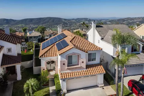 2466 Bear Rock Gln, Escondido, CA 92026
