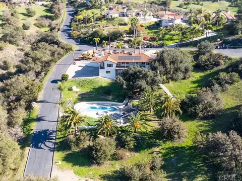 View/Area - 2230 Calle Dos Lomas, Fallbrook, CA 92028 photo 4 of 7