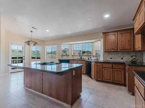 Kitchen - 2230 Calle Dos Lomas, Fallbrook, CA 92028 photo 5 of 10
