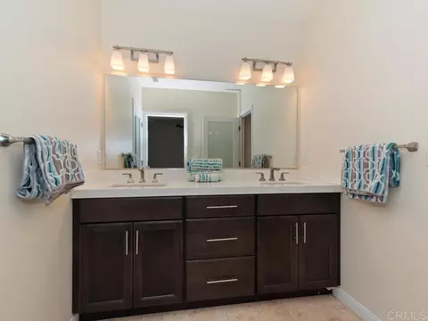 Bath - 2230 Calle Dos Lomas, Fallbrook, CA 92028 photo 7 of 7