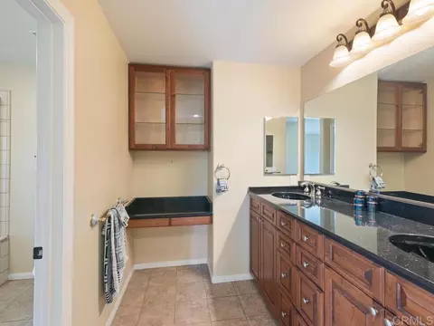 Bath - 2230 Calle Dos Lomas, Fallbrook, CA 92028 photo 4 of 7