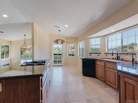 Kitchen - 2230 Calle Dos Lomas, Fallbrook, CA 92028 photo 6 of 10