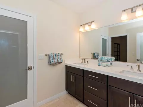 Bath - 2230 Calle Dos Lomas, Fallbrook, CA 92028 photo 6 of 7