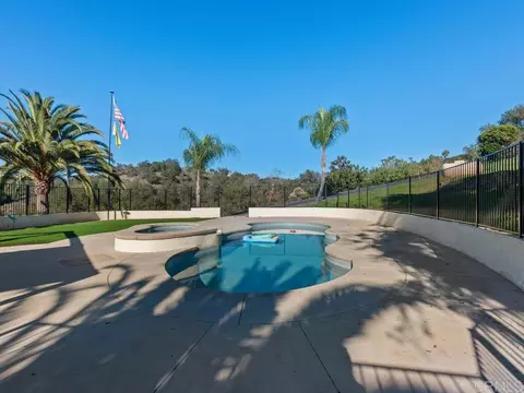 Exterior - 2230 Calle Dos Lomas, Fallbrook, CA 92028 photo 7 of 13