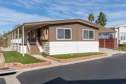 2130 Sunset Dr #135, Vista, CA 92081