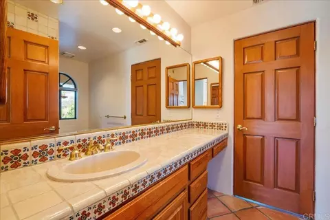 Bath - 3577 Stonegate Pl, Fallbrook, CA 92028 photo 7 of 7