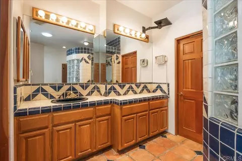 Bath - 3577 Stonegate Pl, Fallbrook, CA 92028 photo 6 of 7