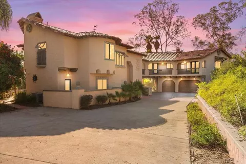 Exterior - 3577 Stonegate Pl, Fallbrook, CA 92028 photo 2 of 16
