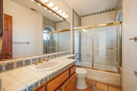 Bath - 3577 Stonegate Pl, Fallbrook, CA 92028 photo 3 of 7