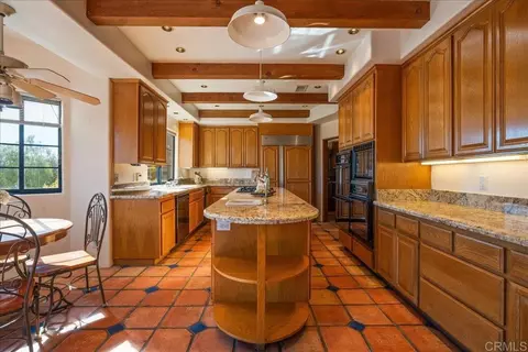 Kitchen - 3577 Stonegate Pl, Fallbrook, CA 92028 photo 2 of 4