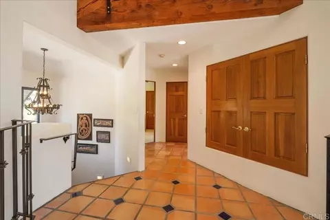 Entry Way - 3577 Stonegate Pl, Fallbrook, CA 92028 photo 5 of 6