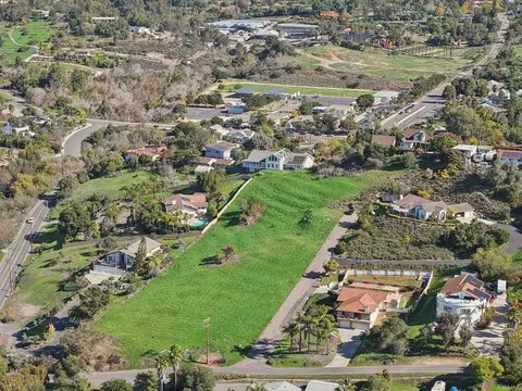 1120 Fair Ln, Vista, CA 92084