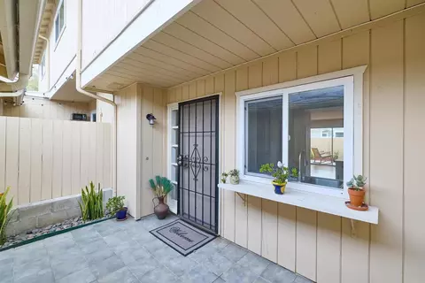1753 Red Barn Rd, Encinitas, CA 92024