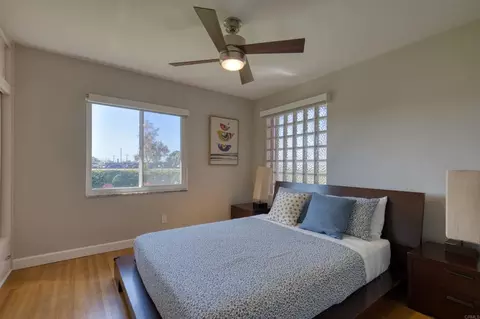 Bedroom - 215 N Vulcan Dr, Encinitas, CA 92024 photo 2 of 5