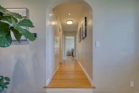 Entry Way - 215 N Vulcan Dr, Encinitas, CA 92024 photo 2 of 2