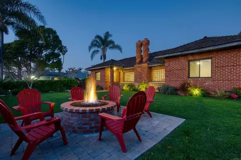 Exterior - 215 N Vulcan Dr, Encinitas, CA 92024 photo 4 of 21
