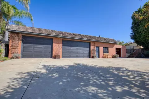 Exterior - 215 N Vulcan Dr, Encinitas, CA 92024 photo 13 of 21