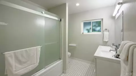 Bath - 215 N Vulcan Dr, Encinitas, CA 92024 photo 4 of 4