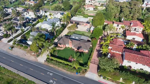 215 N Vulcan Dr, Encinitas, CA 92024
