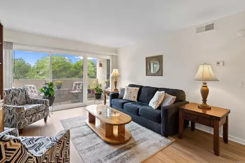 17607 Pomerado #101, San Diego, CA 92128