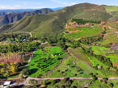 9550 Rainbrook Dr, Fallbrook, CA 92028